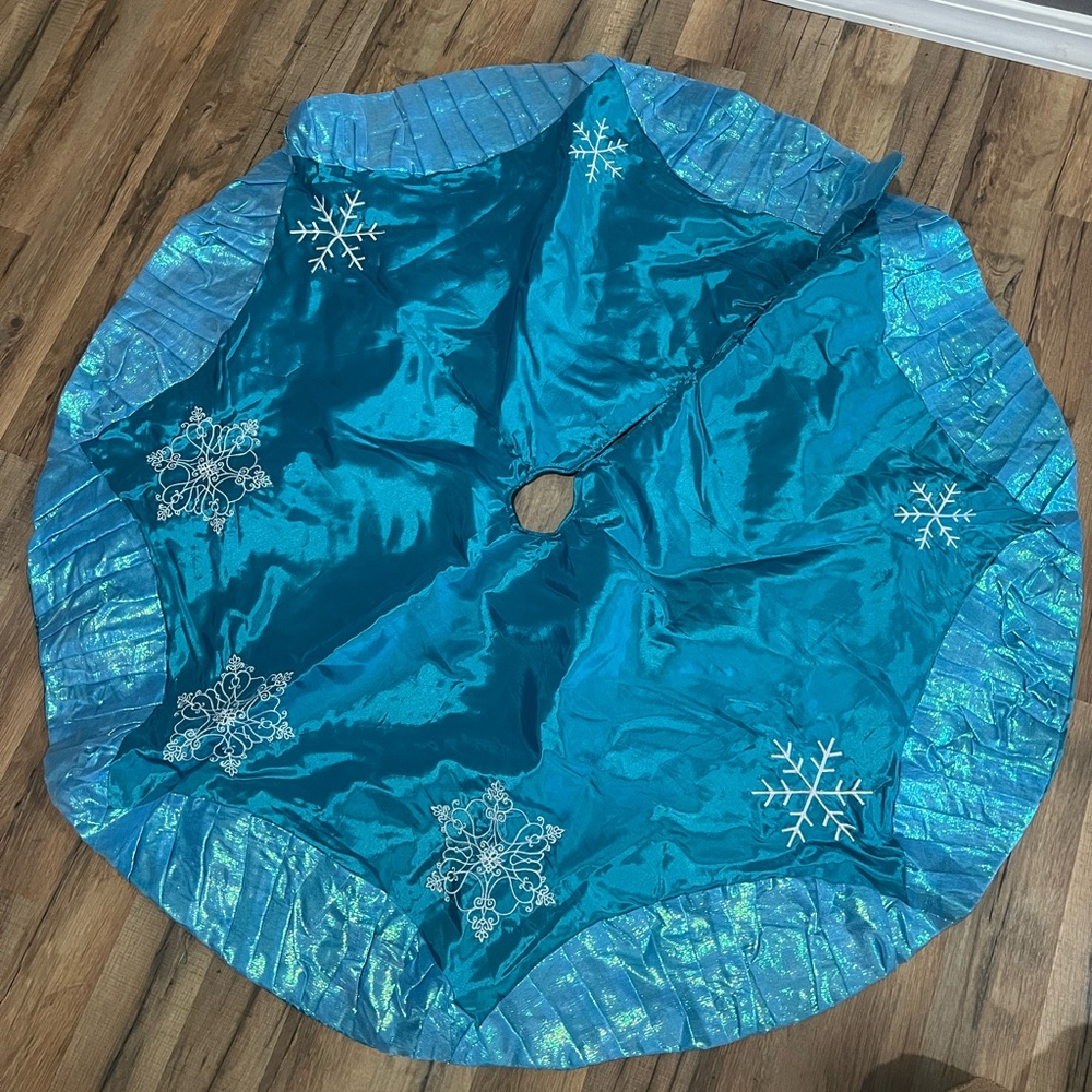 Christmas tree skirt